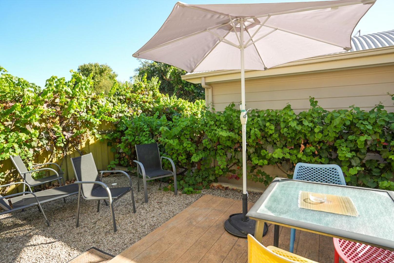 Mclaren Vale Studio Apartments Екстериор снимка